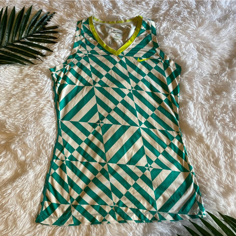 NikePro DriFit Fitted Tank | Size Medium